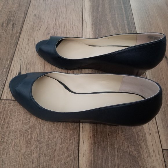 Women Nine West Blue Wedge Leather Women\'s Size 11 Shoes